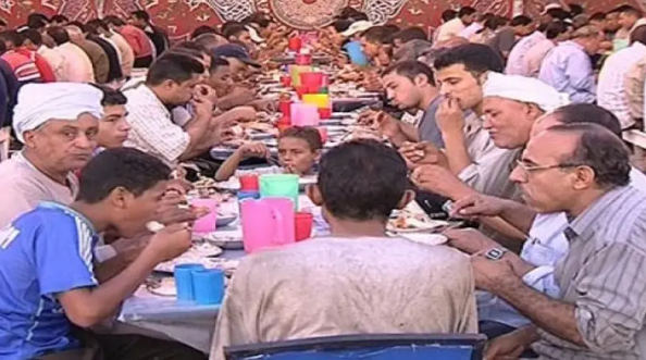 قصة موائد الرحمن ..  وأول مائدة إفطار في تاريخ مصر