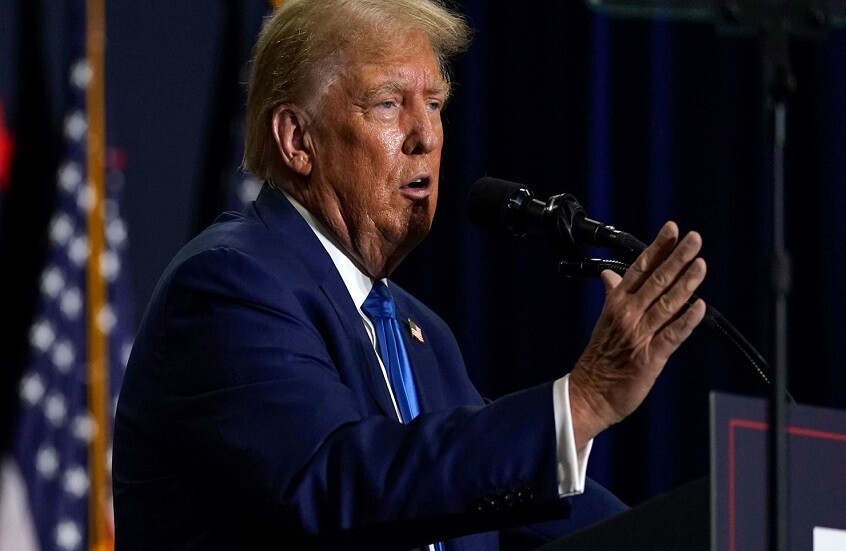 رغم تلميحه لعملية عسكرية ..  ترامب يتحدث عن لقاء مع مادورو