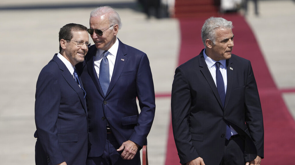 بالفيديو ..  بايدن لدى وصوله إلى الأراضي المحتلة: ماذا أفعل الآن؟!