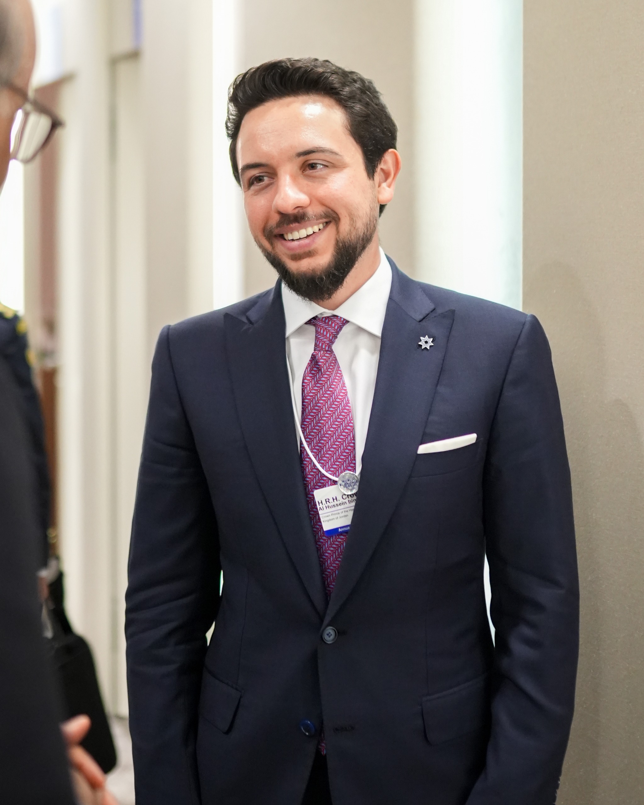  المجالي يكتب: الحسين في دافوس ..  يا مسؤول: تعلّم "الاحتراف" والتواضع من الهاشميين! 