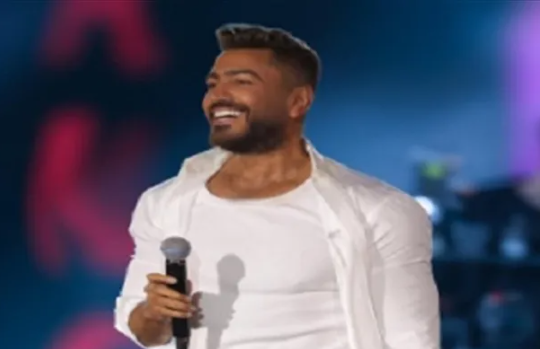 ما حقيقة تعرّض تامر حسني لوعكة صحيّة؟