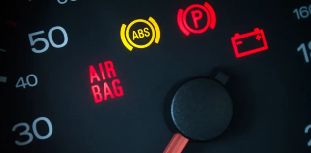 معاني اشارات تابلوه السيارة حسب اللون ودرجة الخطورة والأهمية