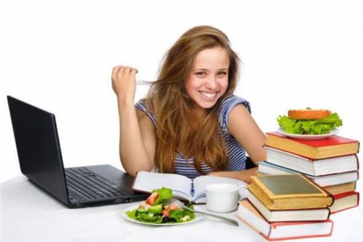 5 أطعمة تزيد من قدرة الطلاب على التركيز