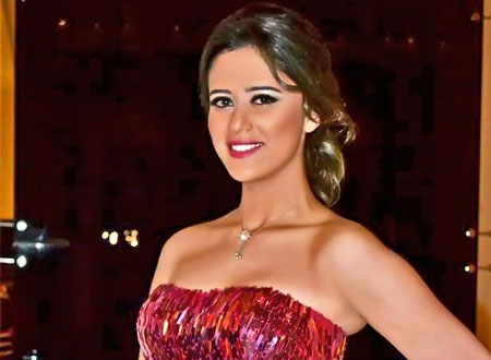 بالصور .. ليان بزلميط تُدخل محبيها غرفة نومها!