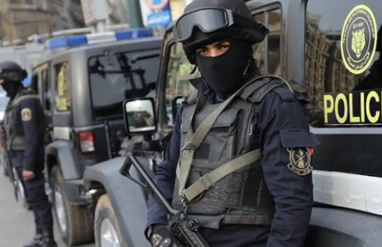 القبض على رجل أعمال مصري هارب من 700 سنة سجن