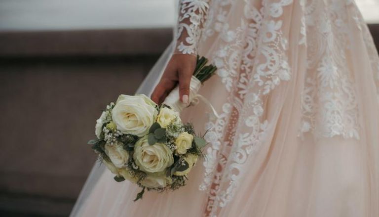 فتاة تبحث عن زوجها المستقبلي بمكافأة تبلغ 5000 دولار ..  ما القصة؟