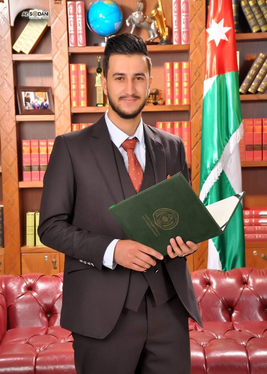 يزن أيمن عابد  ..  مبارك التخرج 