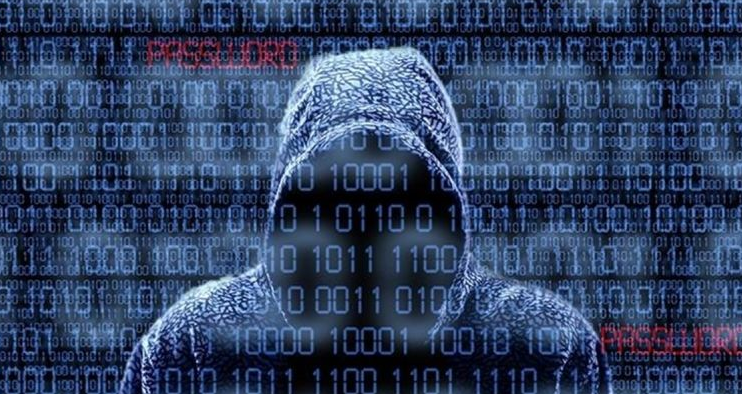 توقيف 3 متهمين من مرتكبي الجرائم الإلكترونية بغزة