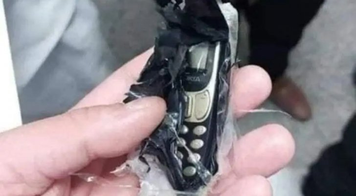 حادثة غريبة ..  استخراج هاتف محمول من بطن شاب في مصر