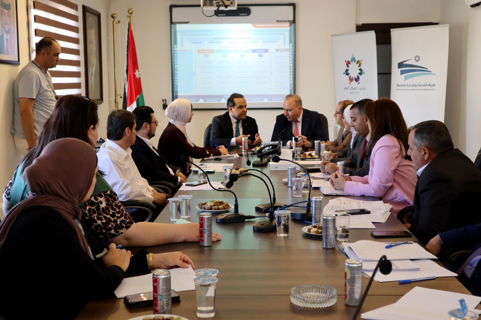 "الخدمة والإدارة العامة" تواصل تقييم الثقافة المؤسسية في "الشؤون الفلسطينية