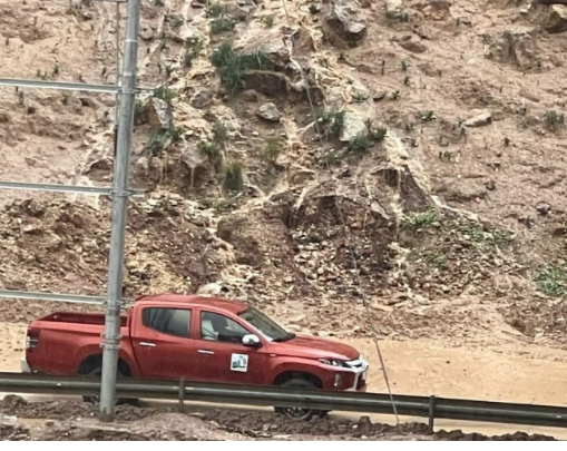 إنهاء الأعمال الاحترازية وفتح شارع سيل الزرقاء المؤدي إلى برما