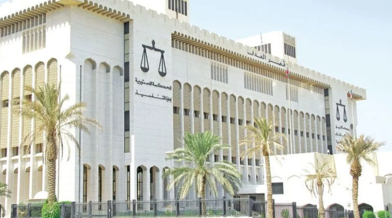 الاستئناف الكويتية ..  الحبس والغرامة لمواطن وشخص سوري بتهمة تزوير الجنسية