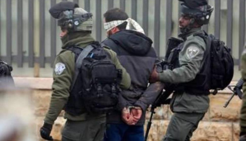 اعتقال مواطن من بلدة قطنة شمال القدس