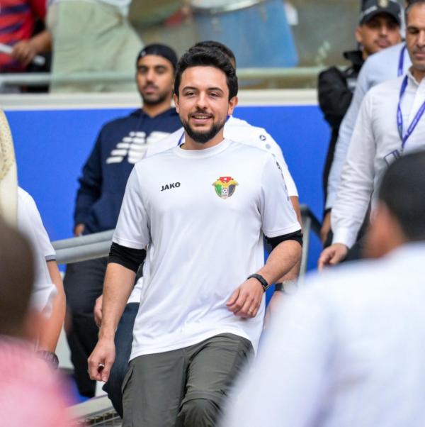 ولي العهد يغادر أرض الوطن لمتابعة مباراة "النشامى"