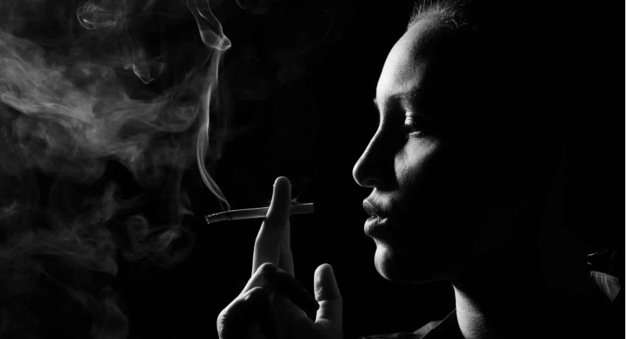 كيف يؤثر التدخين على خصوبة الرجال والنساء؟