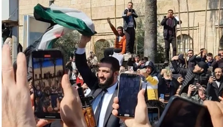 بالفيديو ..  "بأول زيارة للساحل" حشود تستقبل الشرع في اللاذقية