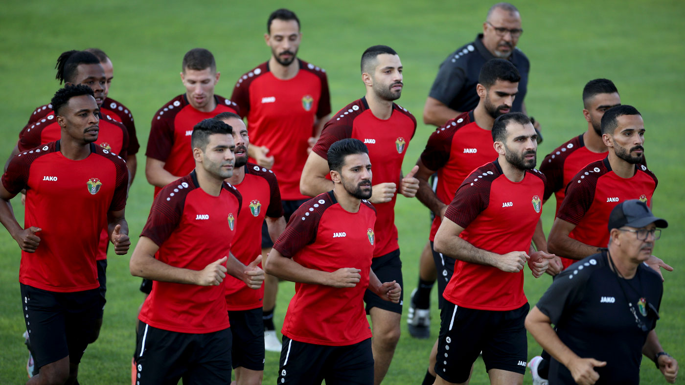 منتخب النشامى يبدأ تدريباته بقيادة المغربي عموتة