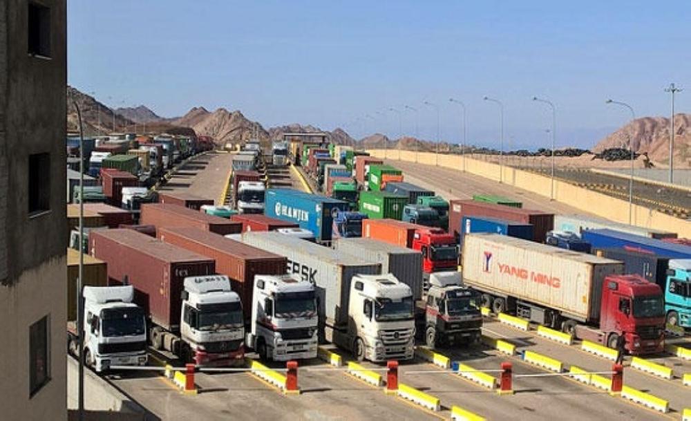 نقيب أصحاب الشاحنات يدعو الحكومة لتحقيق مطالب القطاع ويؤكد: "الإضراب قائم"