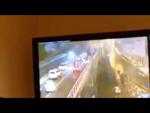 حادث سير على جسر الشميساني خلال العاصفة هدى