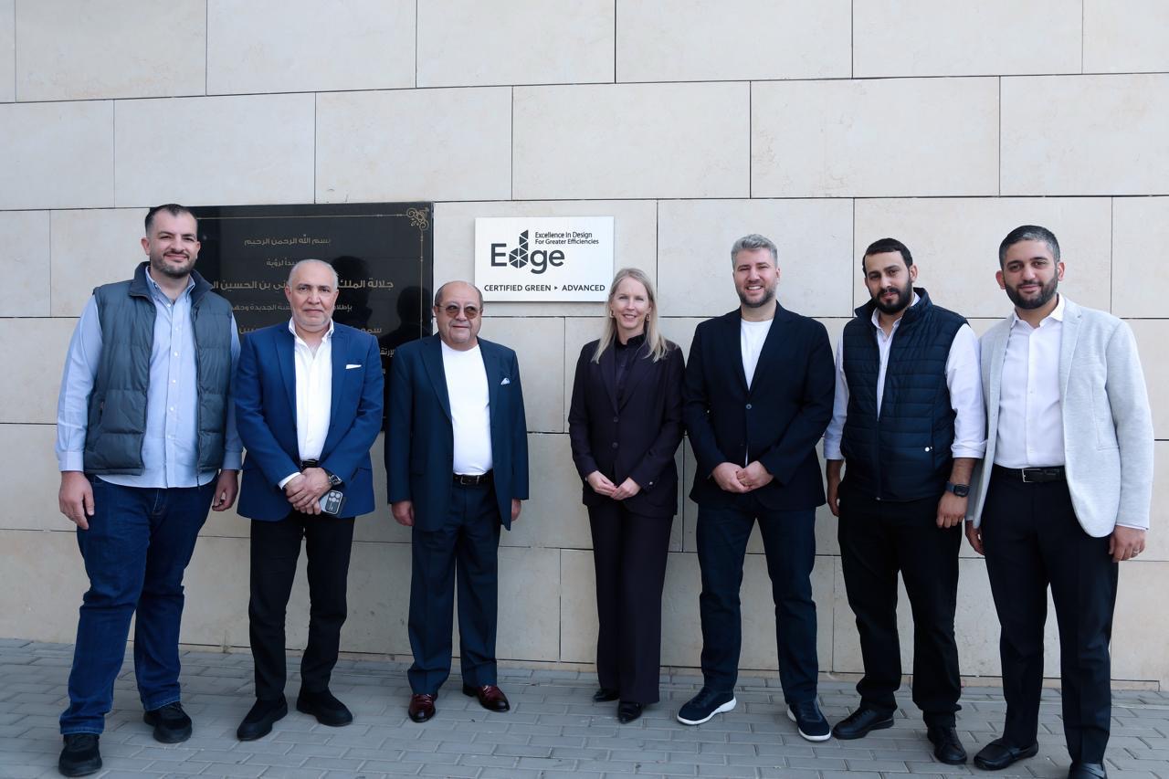 شركة الأسواق الحرة تستقبل السفيرة الهولندية في العقبة وتستعرض تجربة “النافورة مول” في المباني الخضراء 