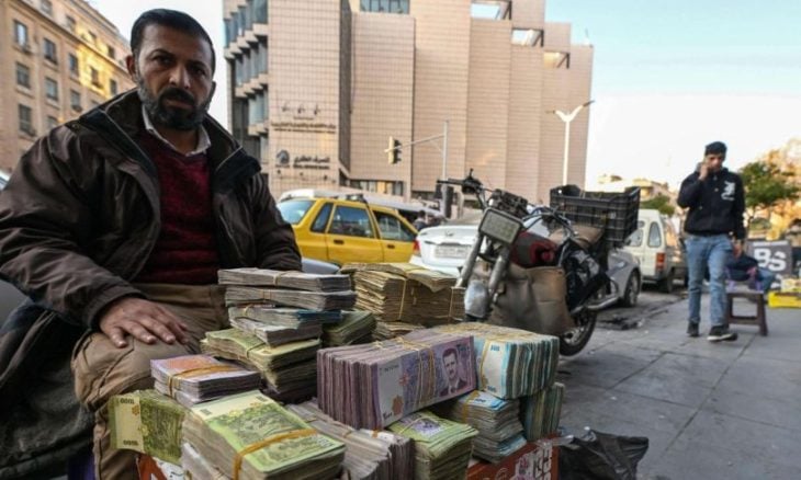 سوريا تعتزم إعادة تقييم عملتها وحذف صفرين سعيا لتحقيق الاستقرار