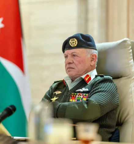 الملك: النشامى لاحقوا إرهابيي الكرك حتى جحورهم ..  ولن يفلت أي صاحب فكر يفرق بين الأردني والأردني