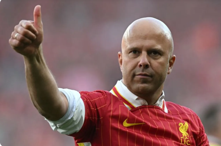 تسوية ثلاثية ..  ليفربول يفتح طريق سلوت لقيادة منتخب هولندا