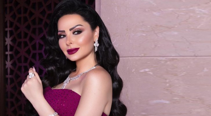 دينا كرزون تلقب نفسها بنجمة الأردن الأولى