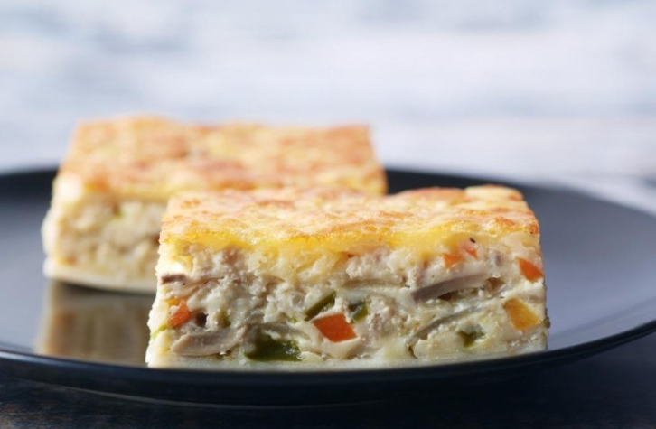 فطيرة الدجاج بالخضار والكريمة