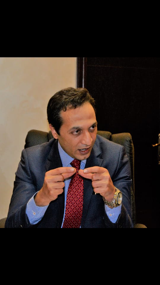 عمر الرزاز  ..  انجاز تلو الانجاز 