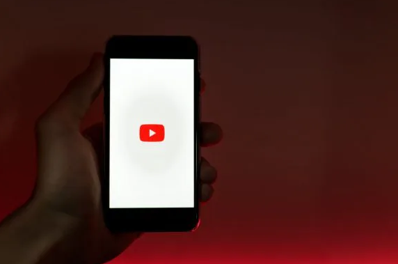 اكتشفت ان زوجي كان يشاهد صوراً غير لائقة فهل من حقي الزعل