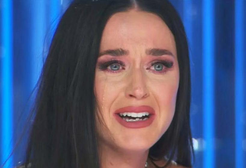 كاتي بيري تنهار باكية على الهواء: "بلادنا خذلتنا"