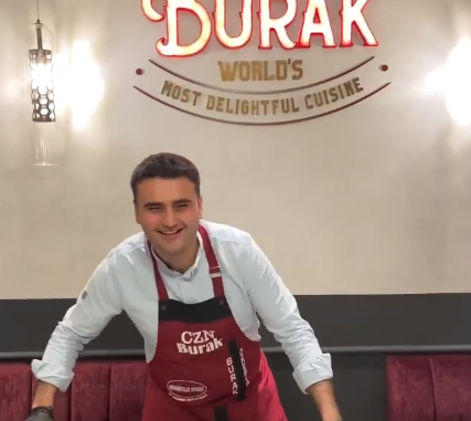 بالفيديو  ..  الشيف التركي بوراك يفشل بقلب "طنجرة ضخمة" و يحصد "ملايين" المشاهدات