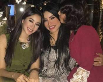 ابنة لجين عمران تسرق الأضواء من والدتها بجمالها