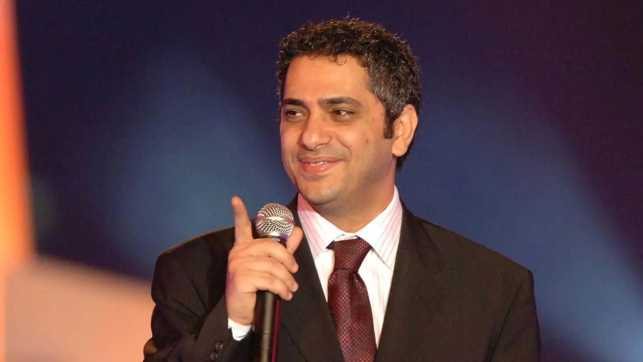 "ما راح نتركك" ..  فضل شاكر يدافع عن شيرين عبد الوهاب