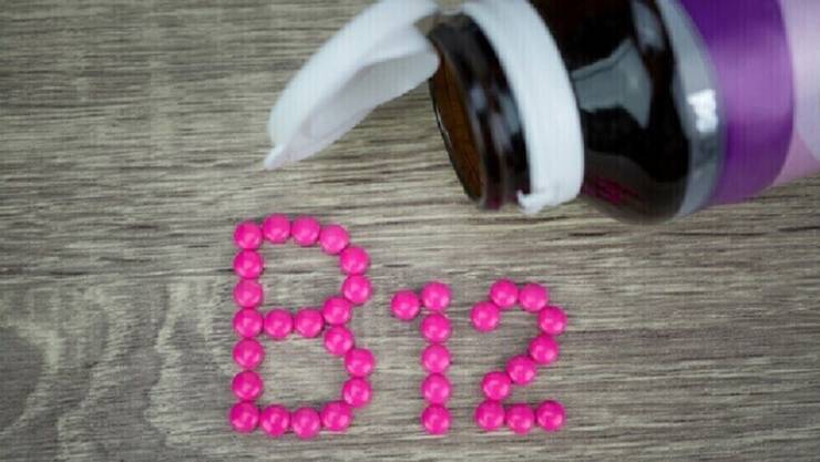 إحساس 'صاعق' قد يدل على نقص فيتامين B12 في الجسم!