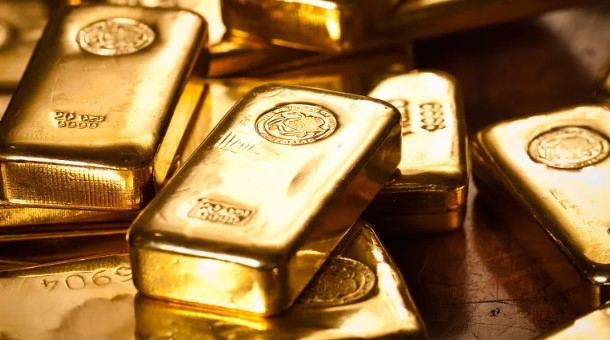 احتمالات خفض الفائدة ترفع الذهب وتضغط على الدولار