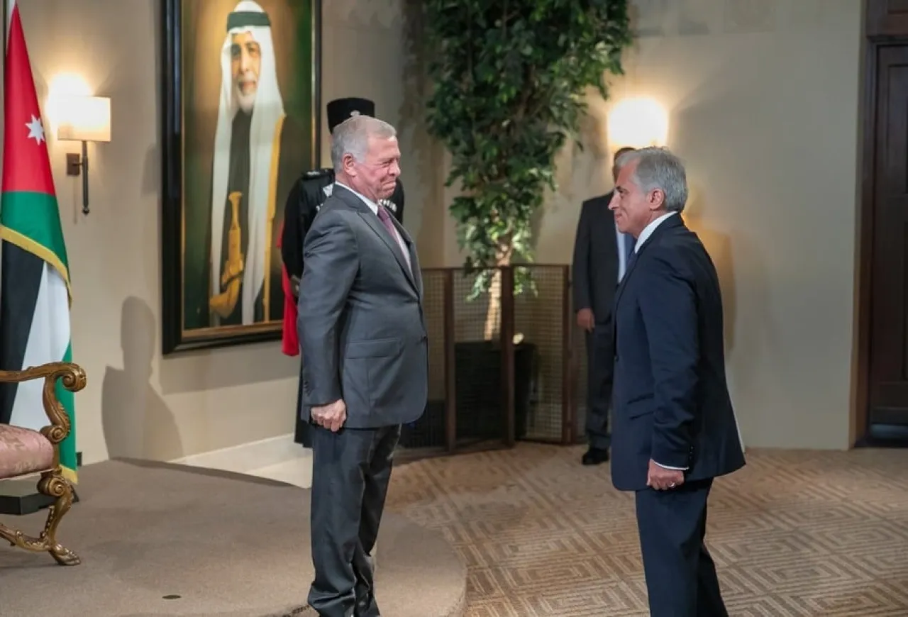 الوزراء الجدد يؤدون اليمين أمام الملك بعد ظهر الأربعاء