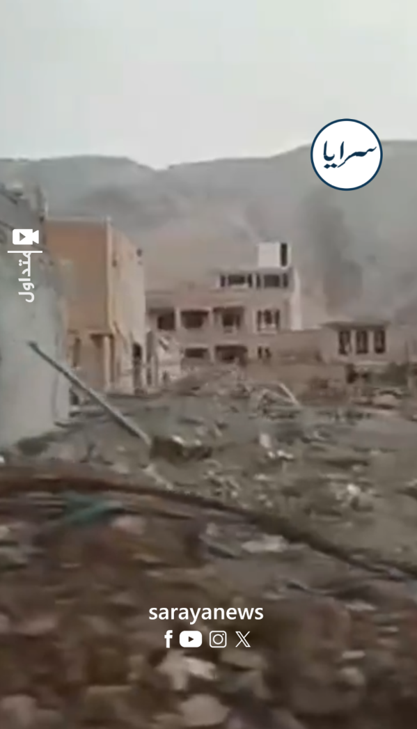 شاهد الدمار في مبنى الحرس الثوري الإيراني بمدينة إيوان الكردية  ..  فيديو
