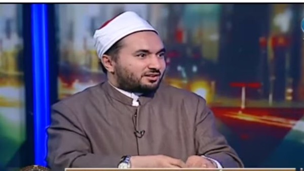 داعية ازهري : ارتداء النقاب في الحج والعمرة محظور شرعًا