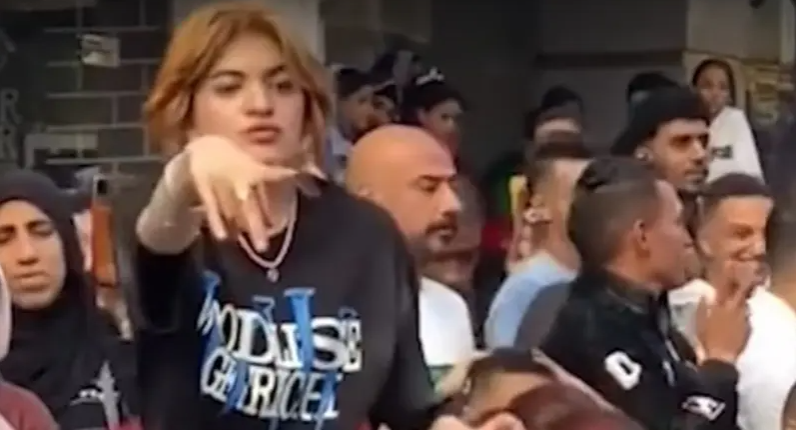 بلوغر شهيرة محمولة على الأكتاف بالعيد ..  فيديو يغضب المصريين