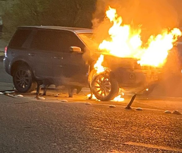  اندلعت النيران في سيارته  ..  عبد الله التركماني ينجو من حادث مروع
