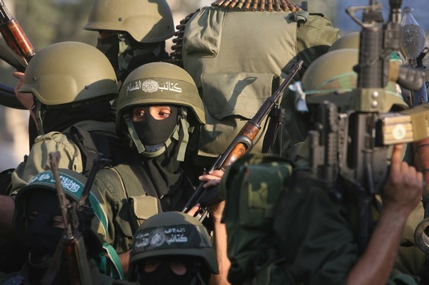 رداً على مجزرة الشجاعية  ..  "القسام" يعلن إبادة آليات وجنود بصاروخ كورنيت