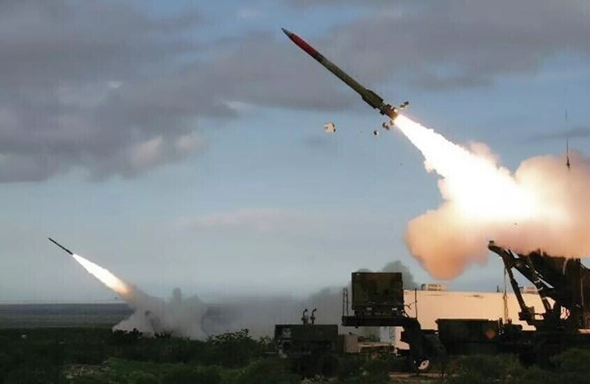 الدفاعات الجوية في الإمارات تتصدى لتهديد صاروخي ..  والسعودية تعلن إسقاط مسيّرة قرب الرياض