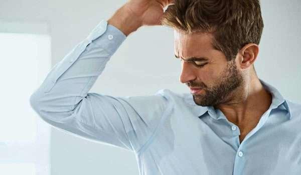 أطعمة تزيد من انبعاث رائحة العرق ..  تجنبها