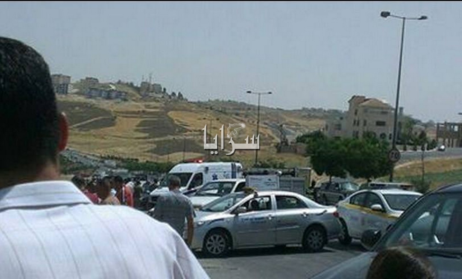 بالصور ..   اصابة شخصين بحادث تدهور مركبتين بوادي عبدون