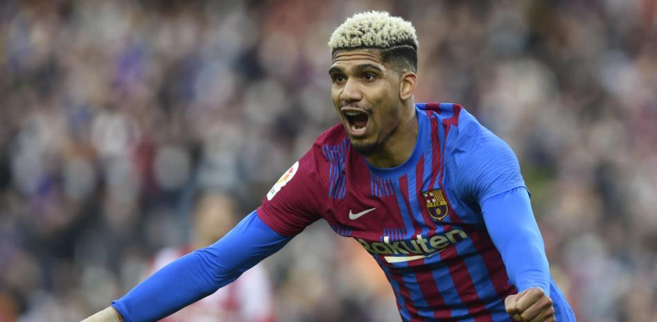 ما سر الشرط الجزائي في عقد أراوخو مع برشلونة؟