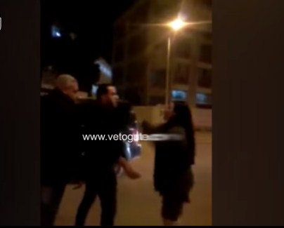 بالفيديو  ..  ماذا فعلت فنانة مصرية بعد ان ضبطتها الشرطة مخمورة 
