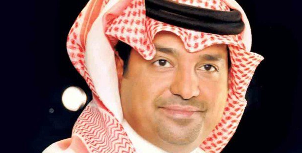 صورة  ..  راشد الماجد على كرسي مدولب بعد الإصابة التي تعرض لها