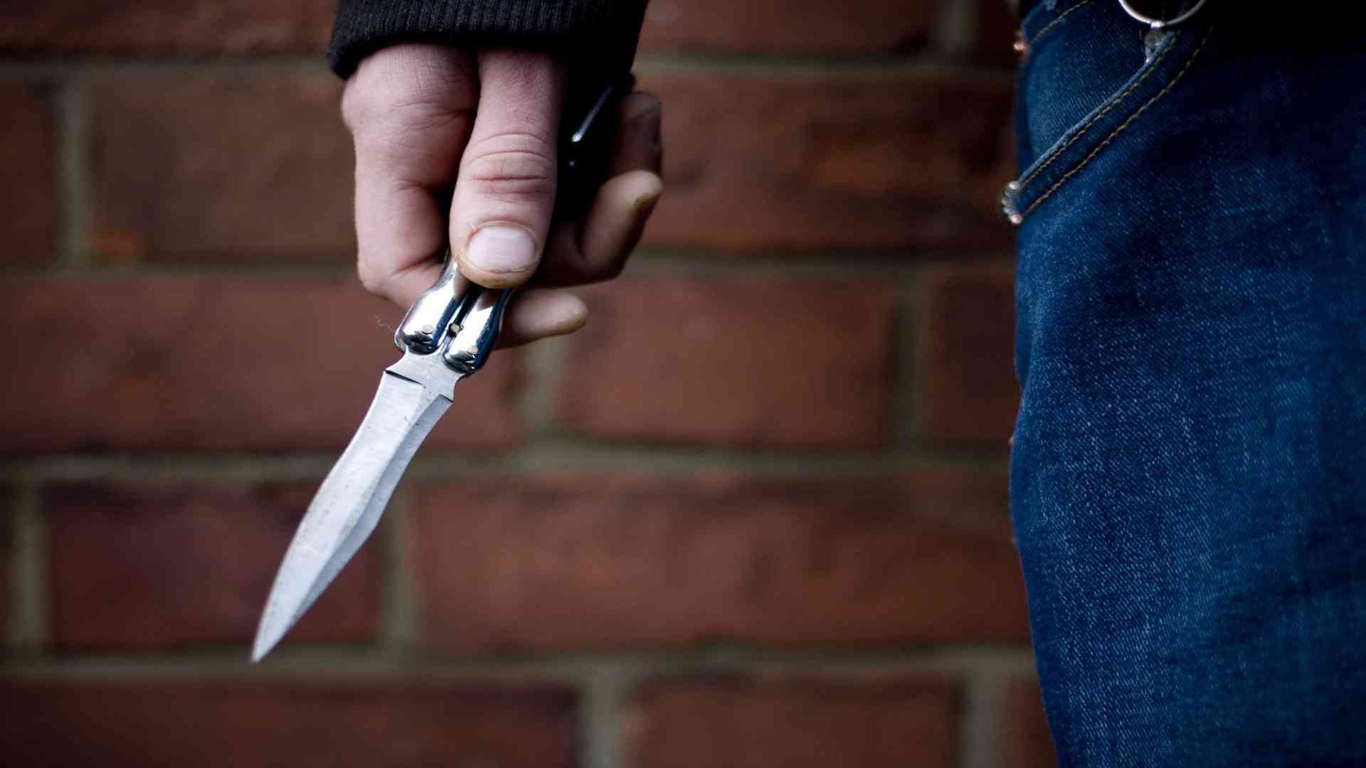 عاجل : الأمن يتعامل مع بلاغ بمقتل شاب في اربد